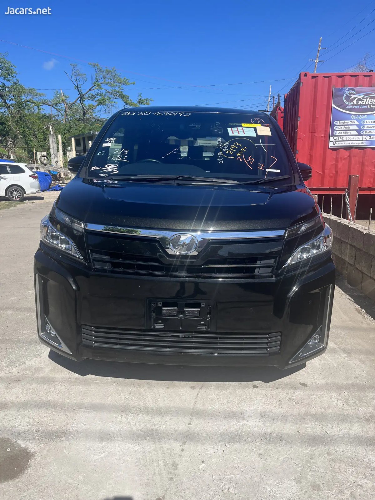 2020 TOYOTA Voxy