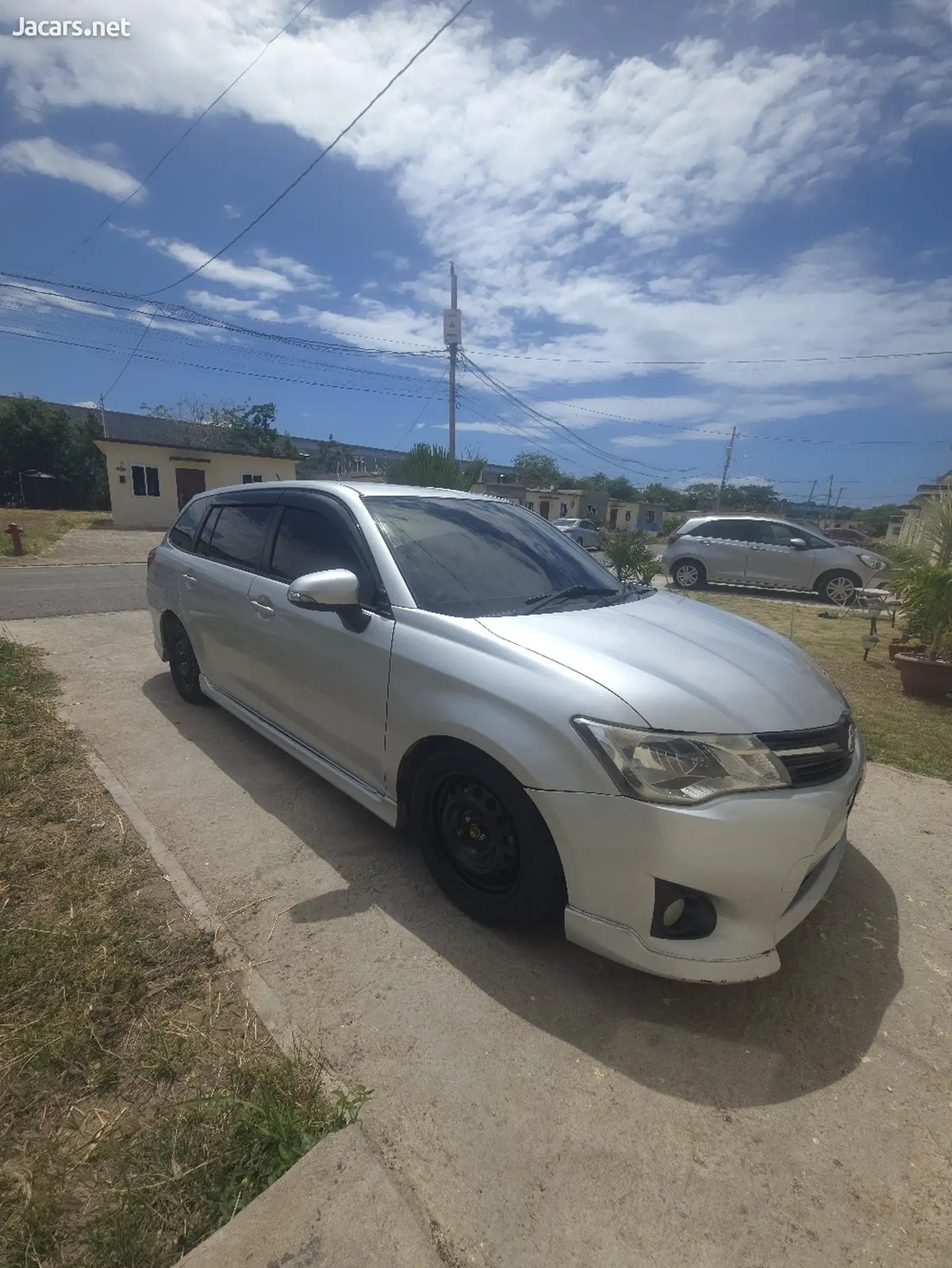 2013 TOYOTA Fielder