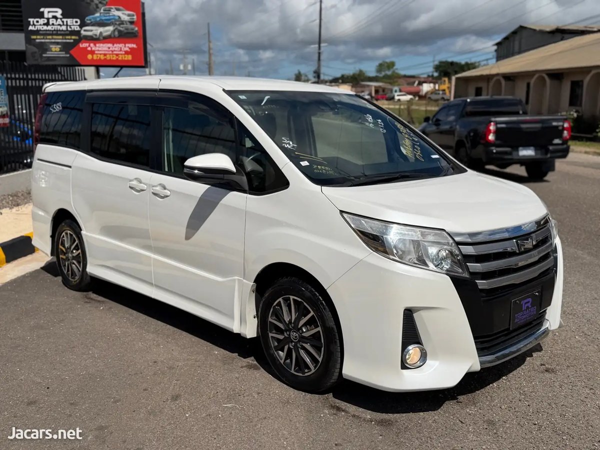 2016 TOYOTA Noah