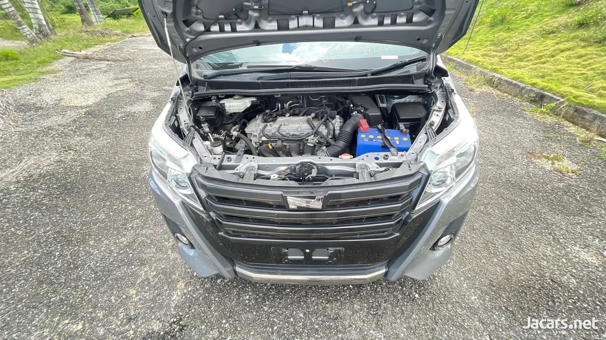2016 TOYOTA Noah