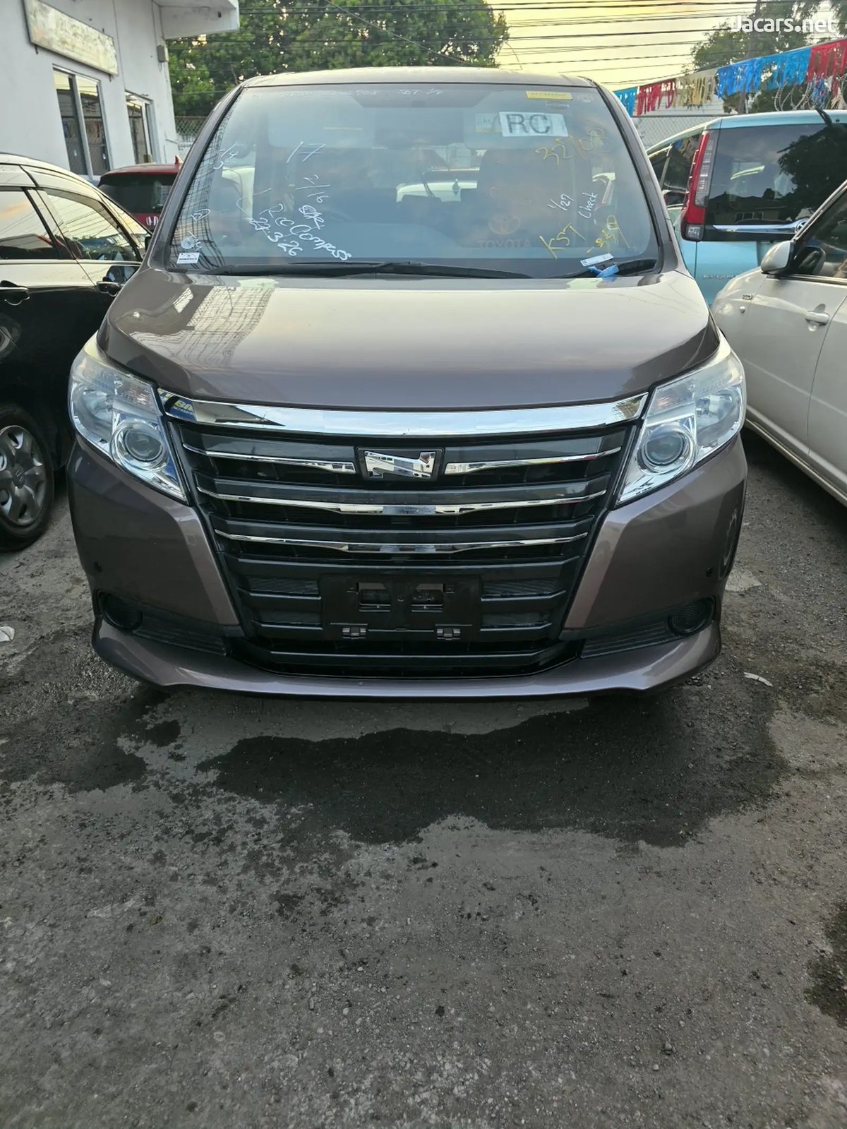 2016 TOYOTA Noah