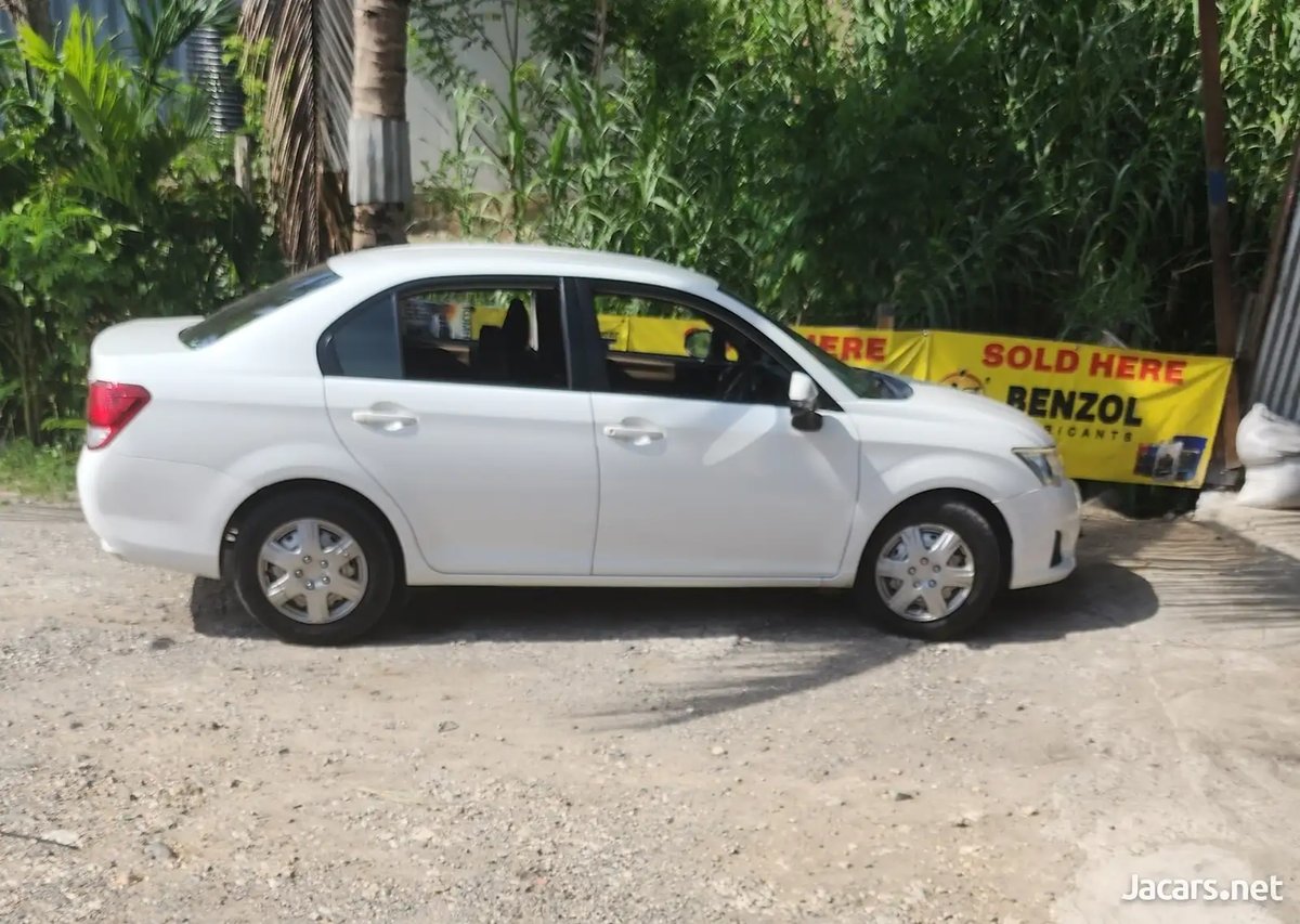 2014 TOYOTA Axio