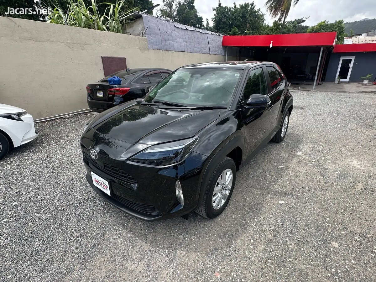 2024 TOYOTA Yaris
