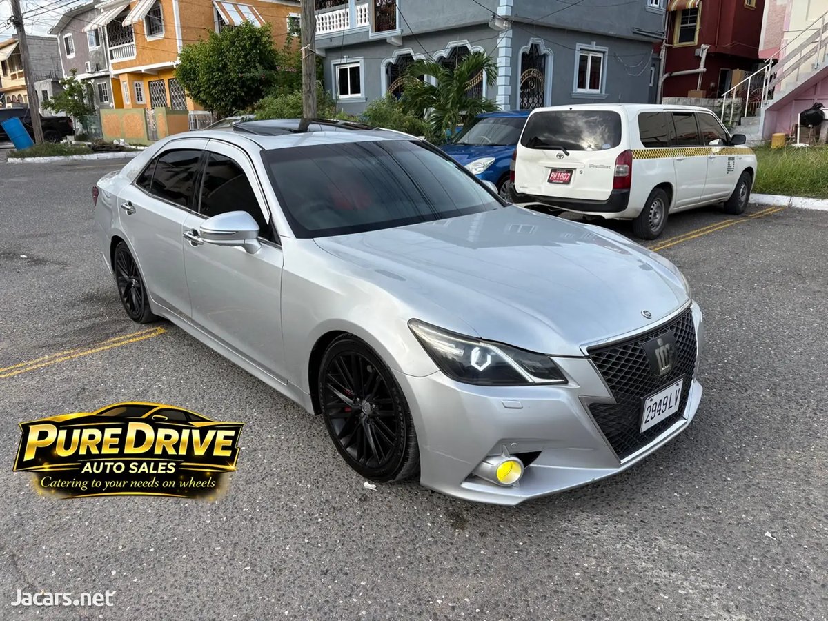2013 TOYOTA Crown