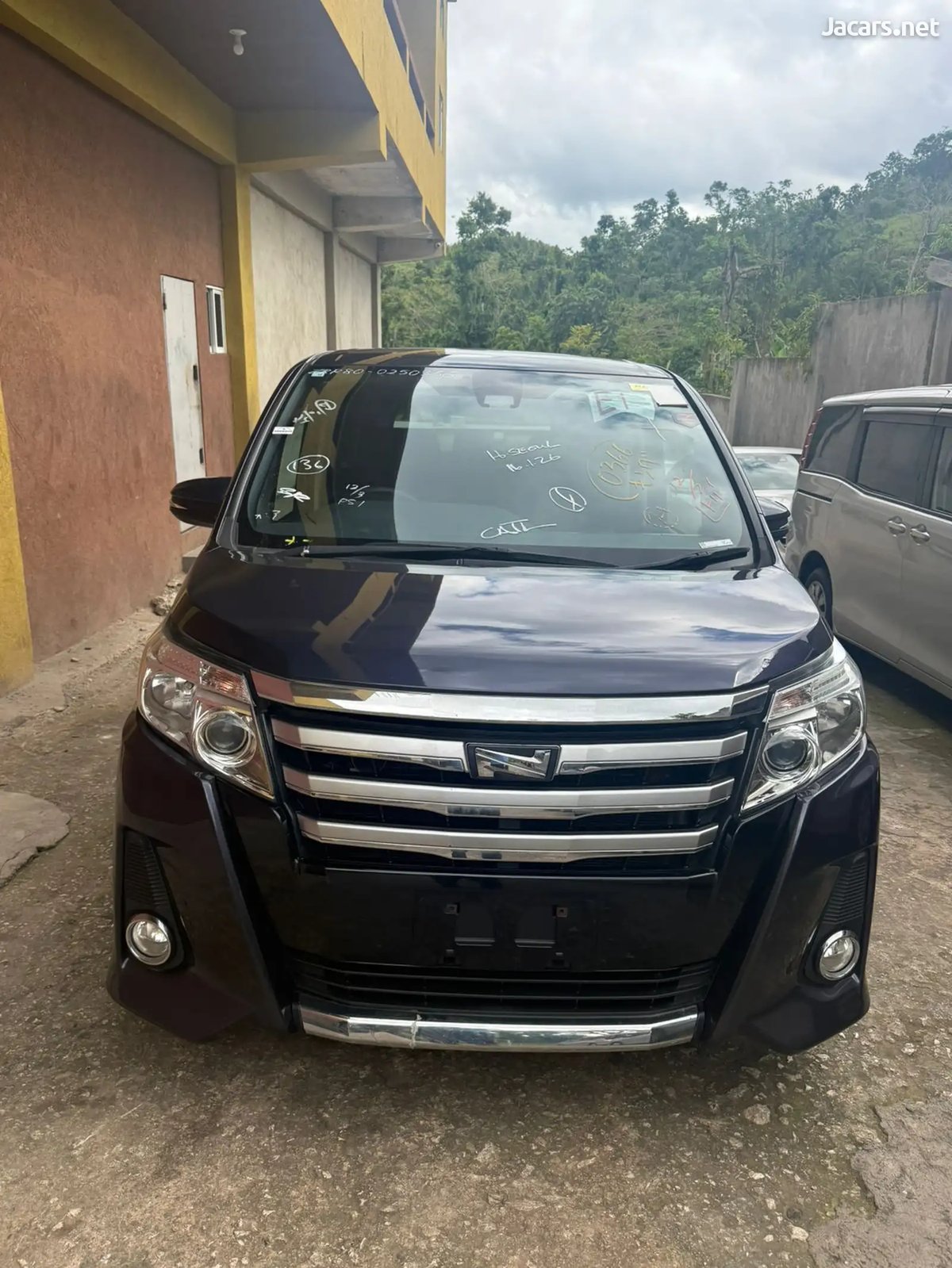 2016 TOYOTA Noah