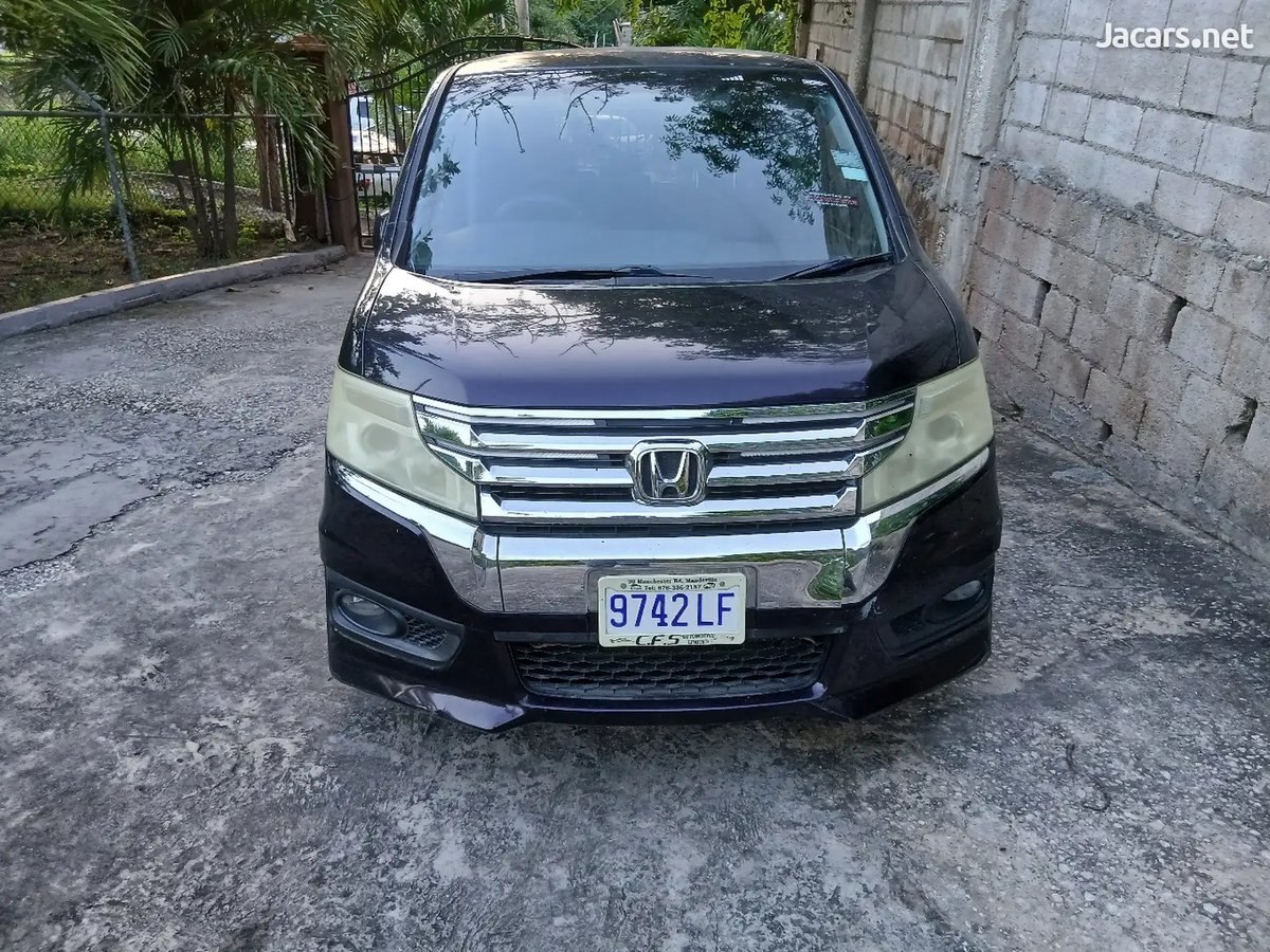 2013 HONDA Stepwgn
