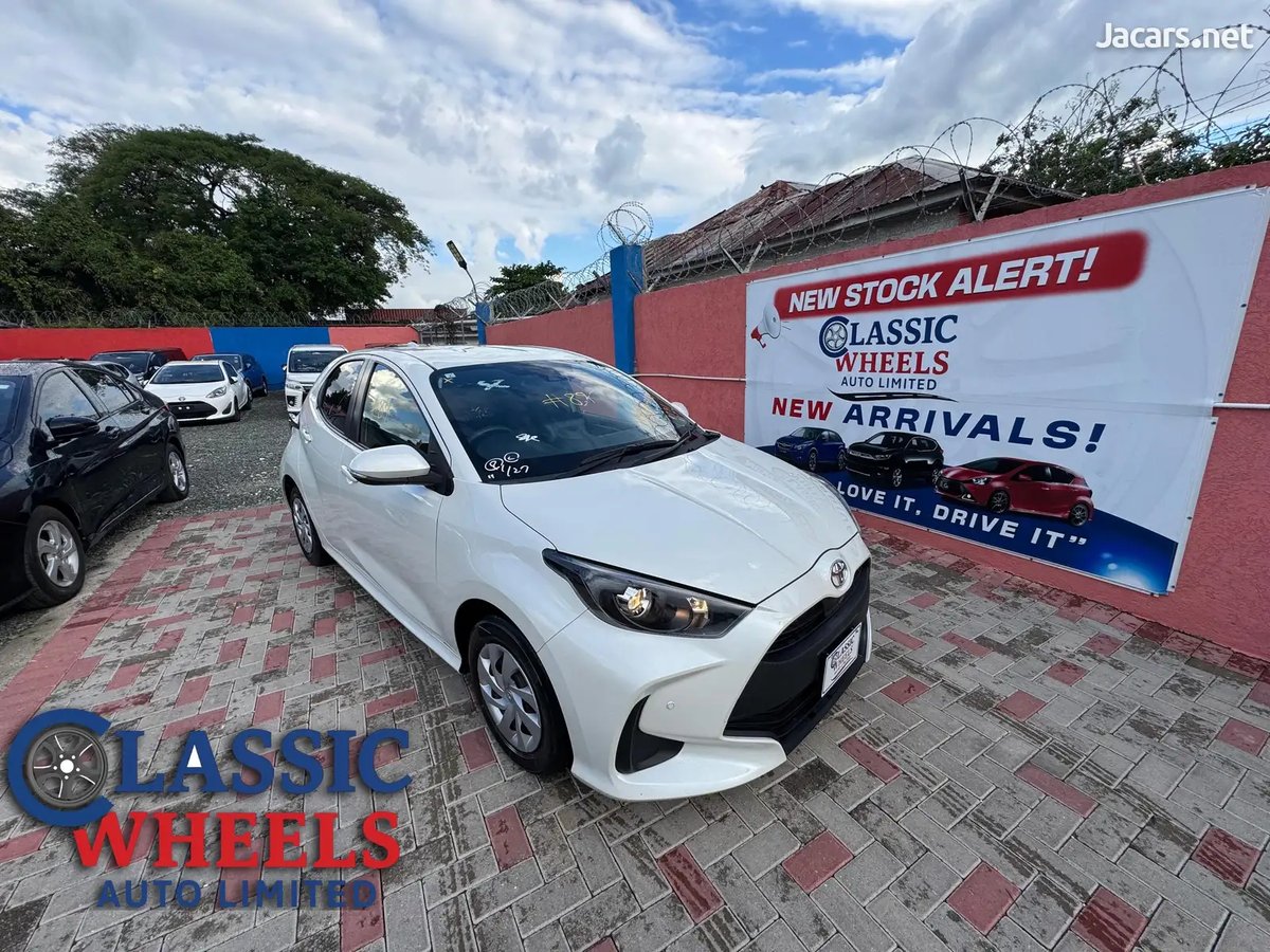 2022 TOYOTA Yaris