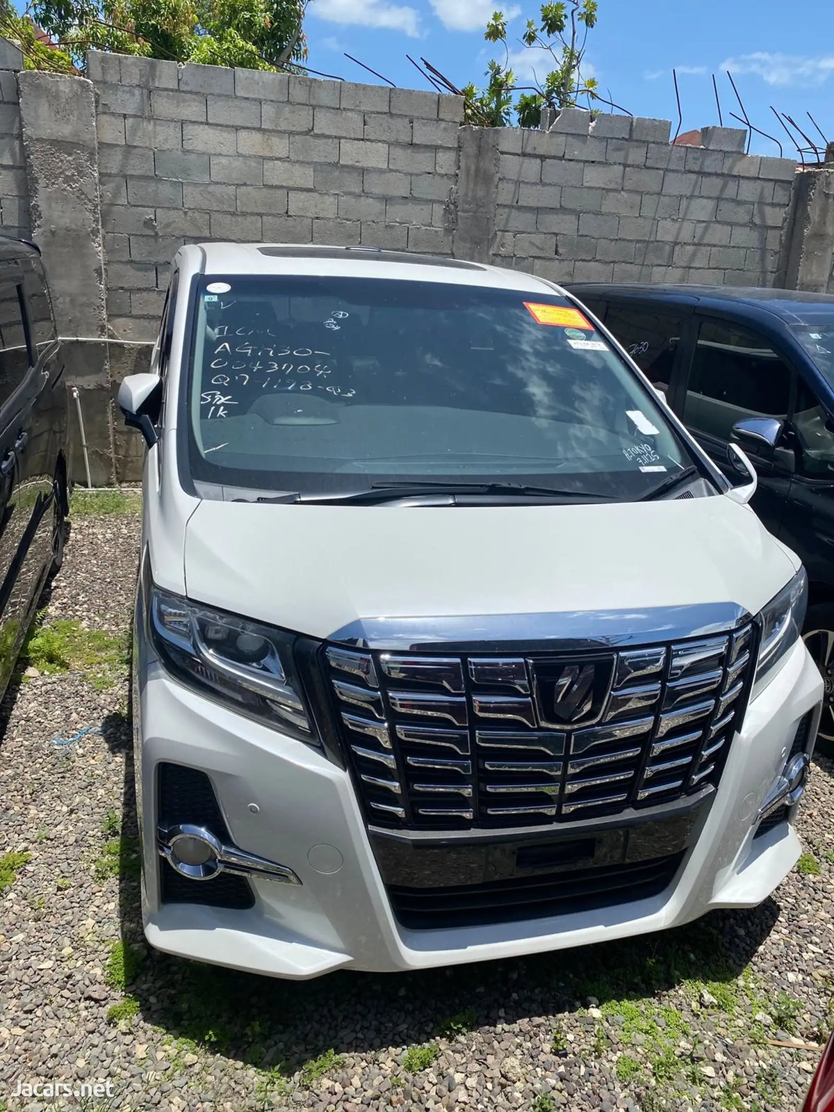 2015 TOYOTA Alphard