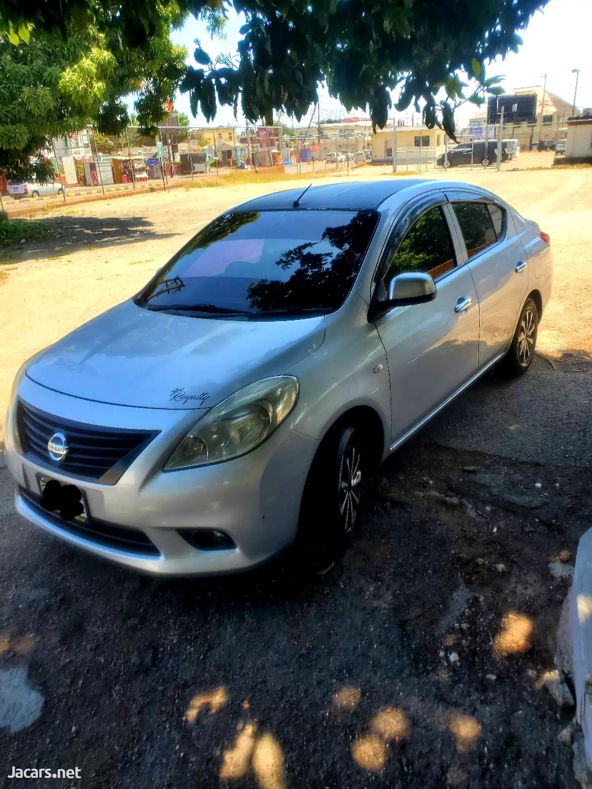 2015 NISSAN Latio