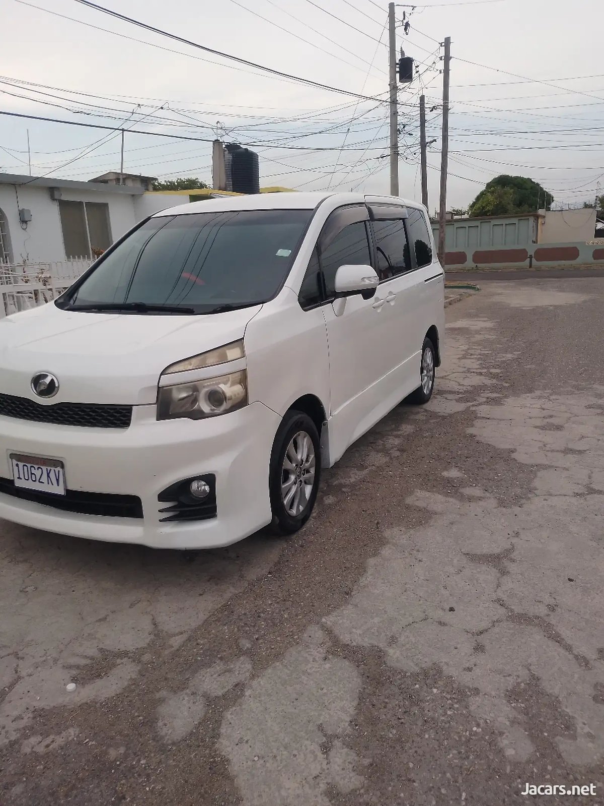 2011 TOYOTA Voxy