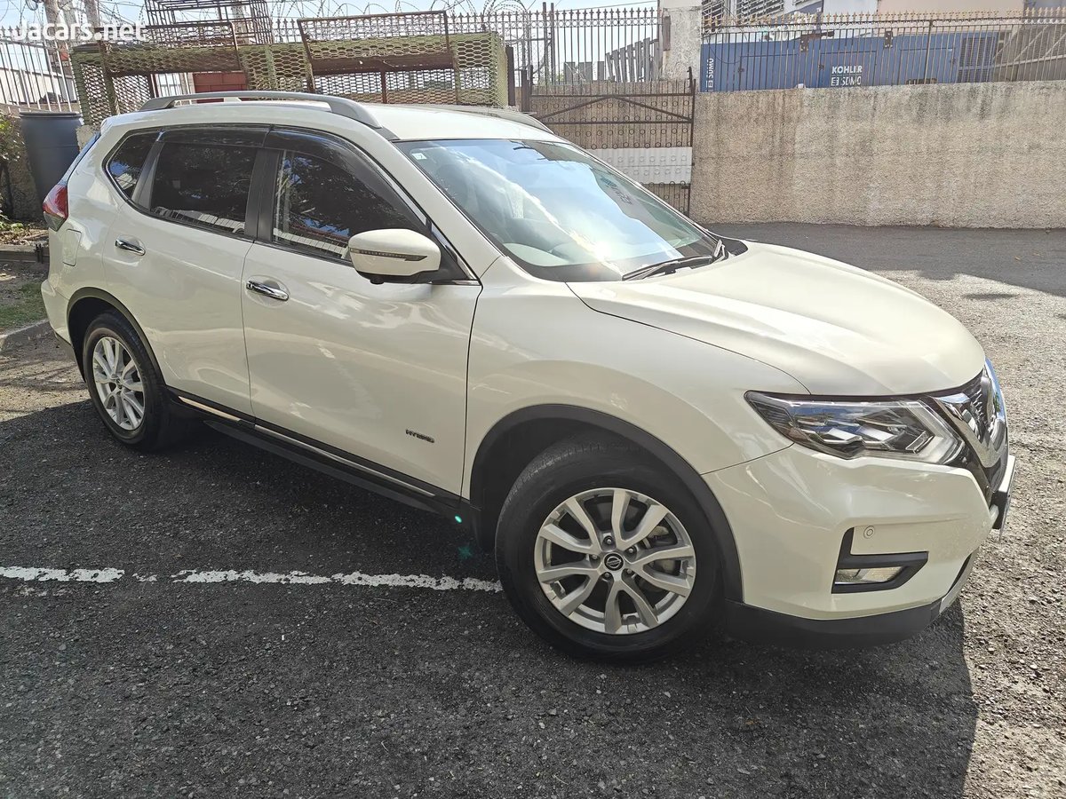 2020 NISSAN X-Trail