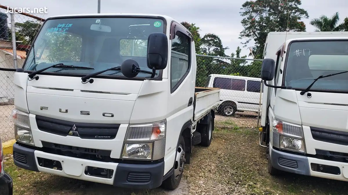 2011 MITSUBISHI Canter