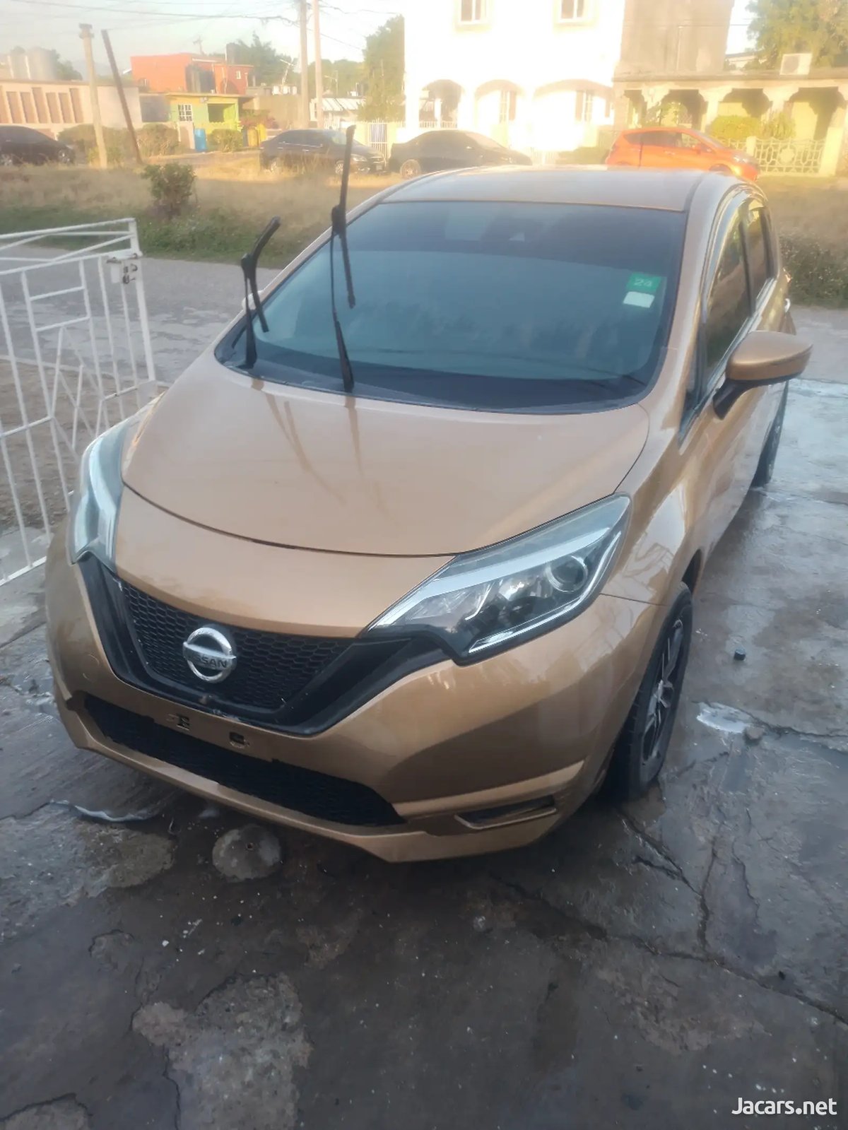 2017 NISSAN Note