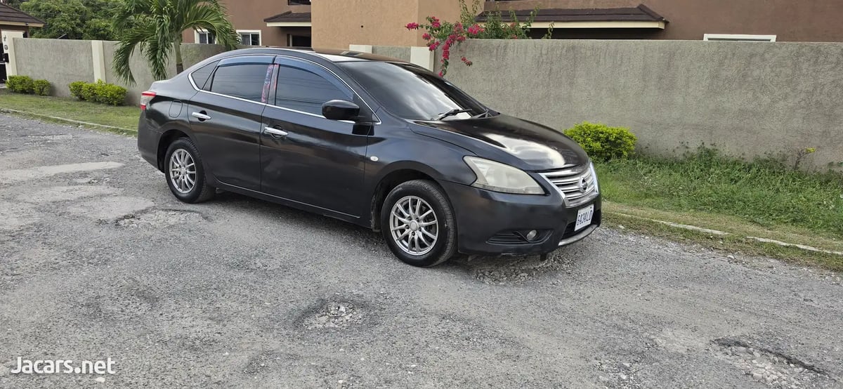 2013 NISSAN Sylphy