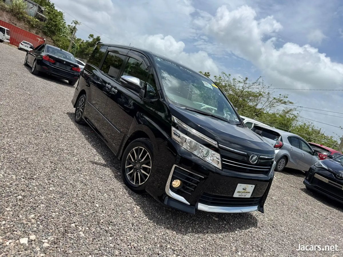 2015 TOYOTA Voxy