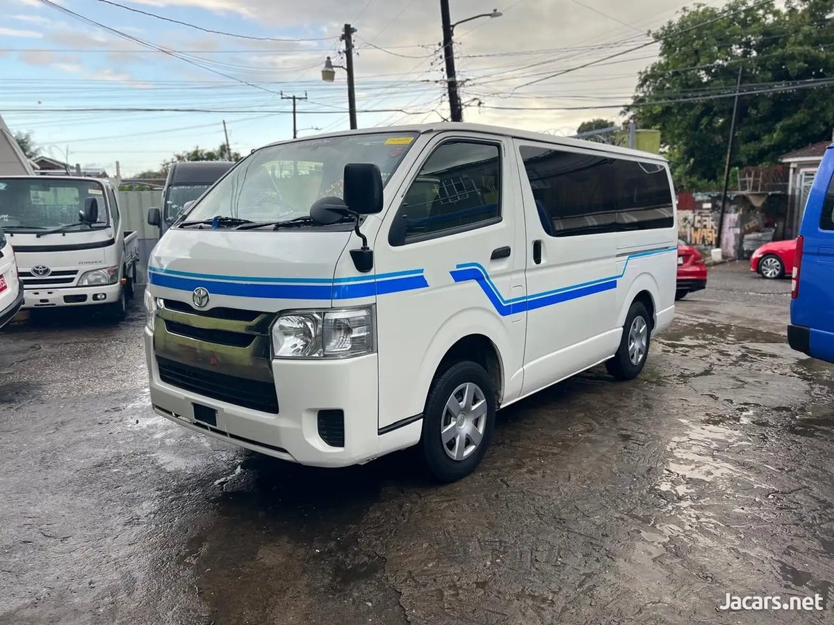2016 TOYOTA Hiace