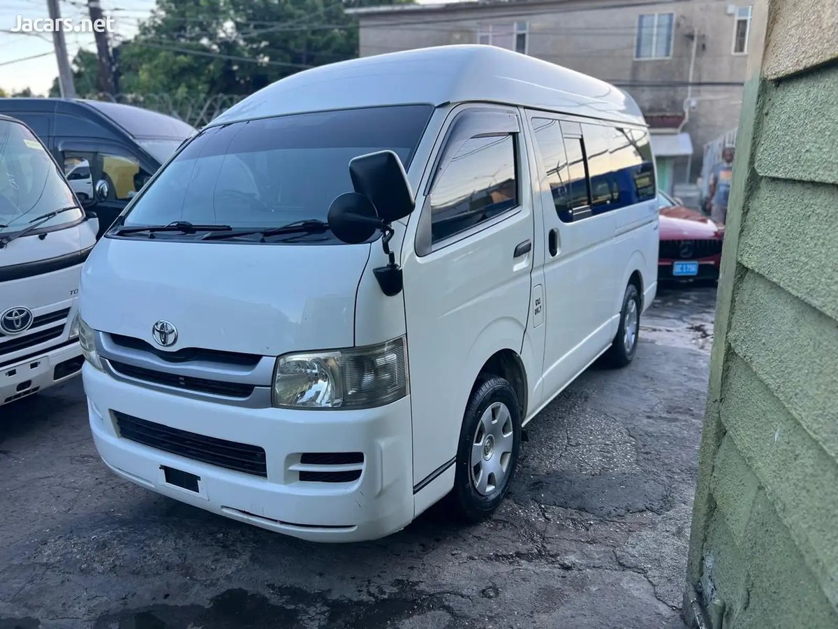 2010 TOYOTA Hiace
