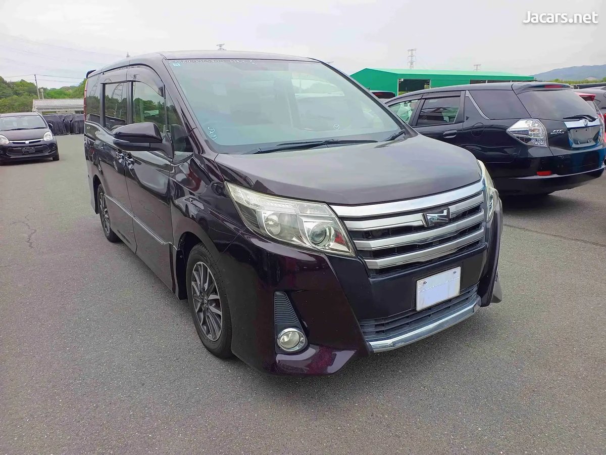 2014 TOYOTA Noah