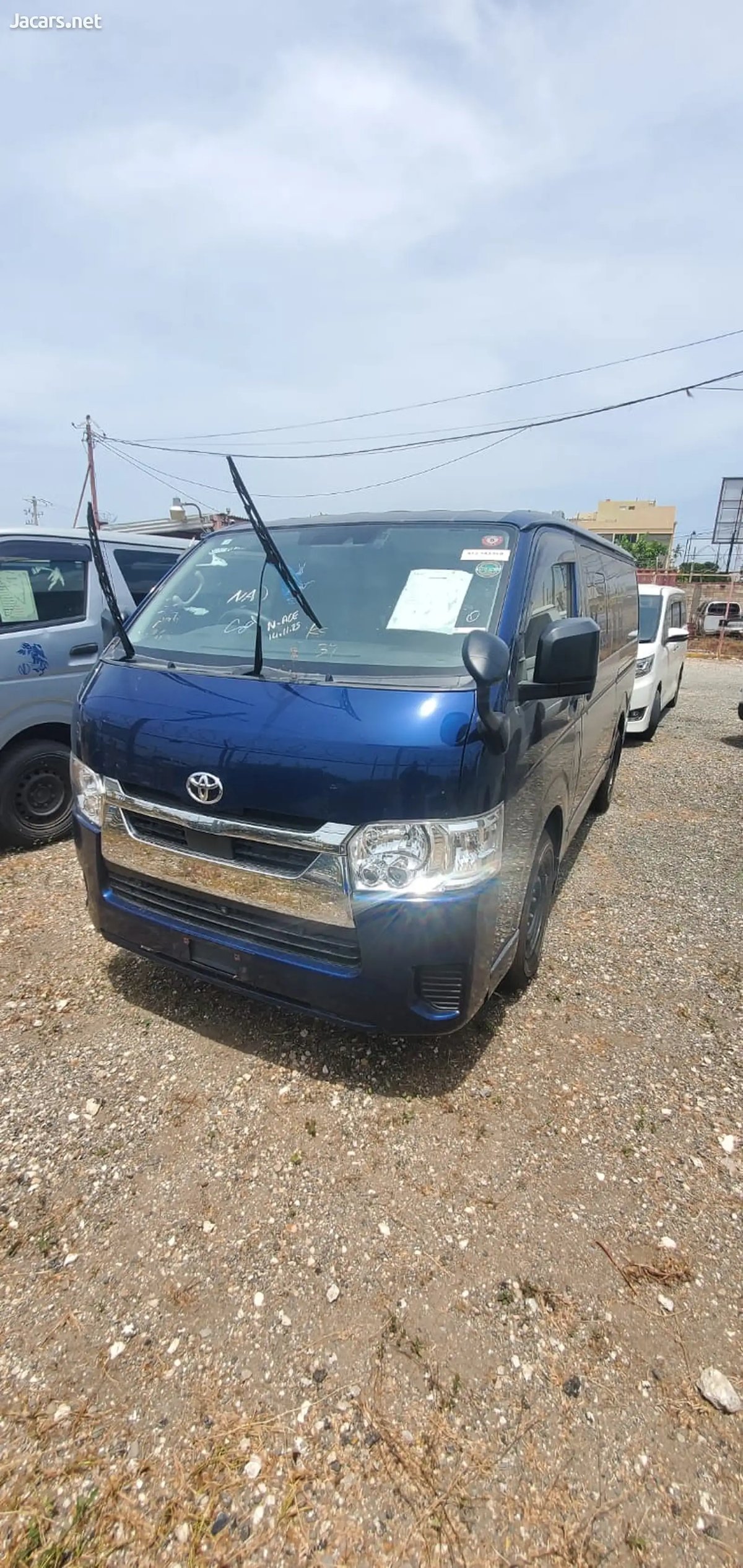 2021 TOYOTA Hiace