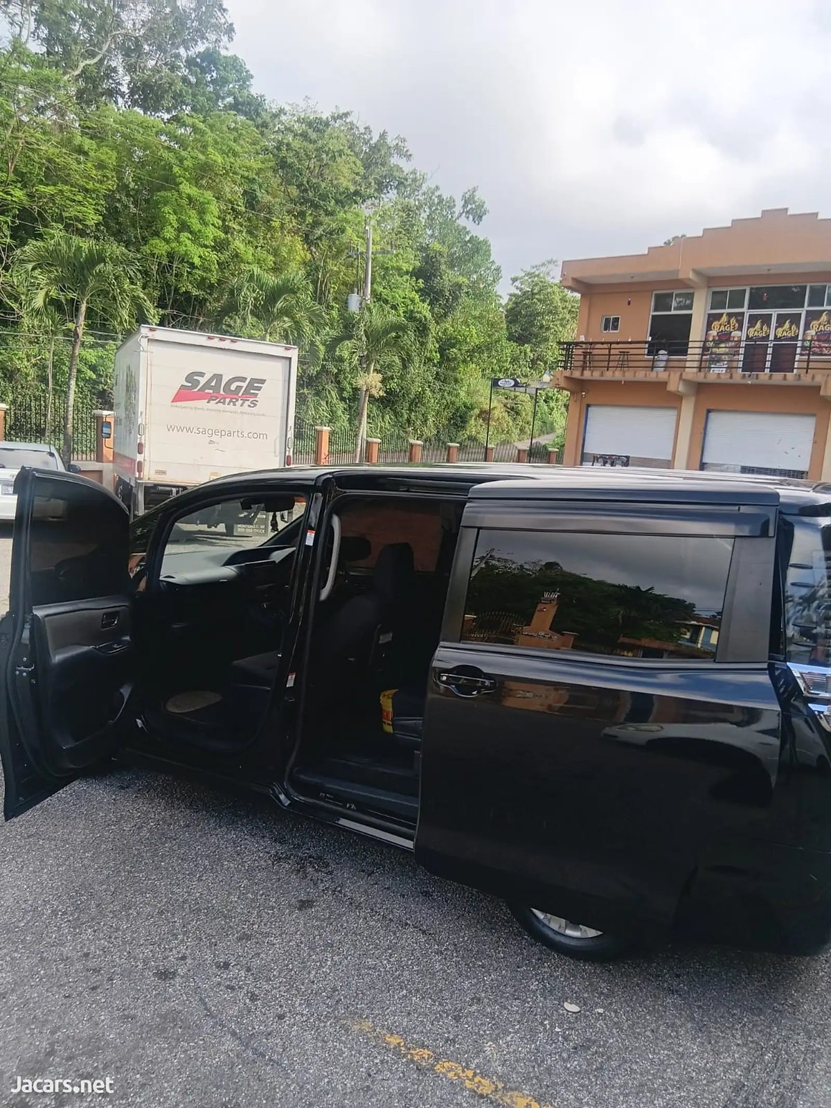 2019 TOYOTA Voxy