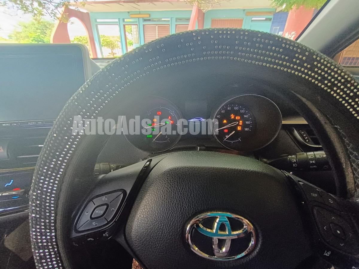 2017 TOYOTA CHR