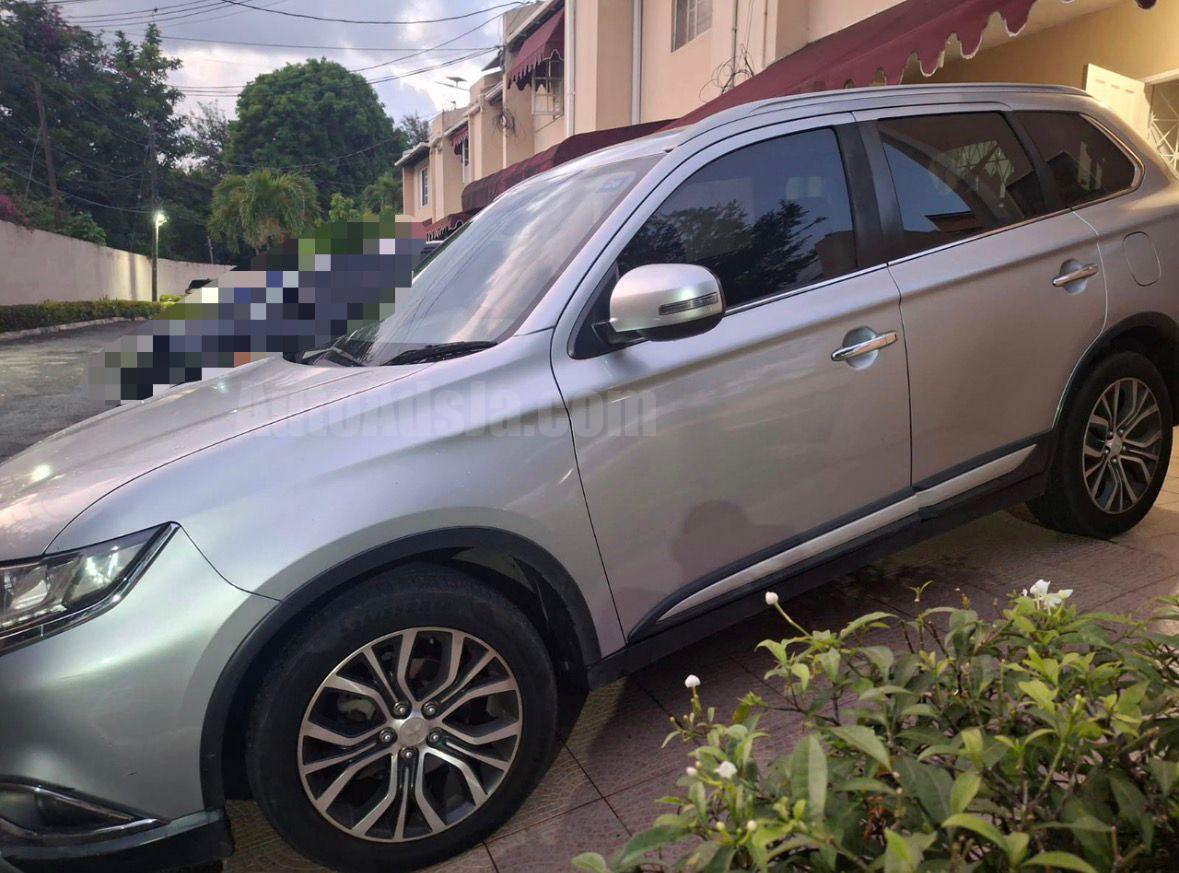 2016 MITSUBISHI OUTLANDER