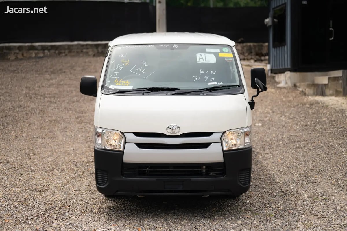 2018 TOYOTA Hiace
