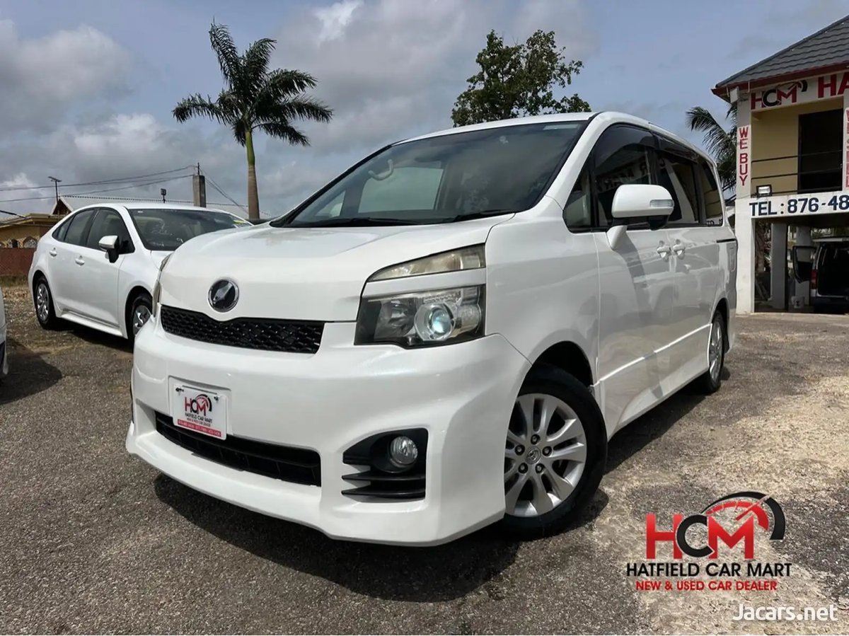 2013 TOYOTA Voxy