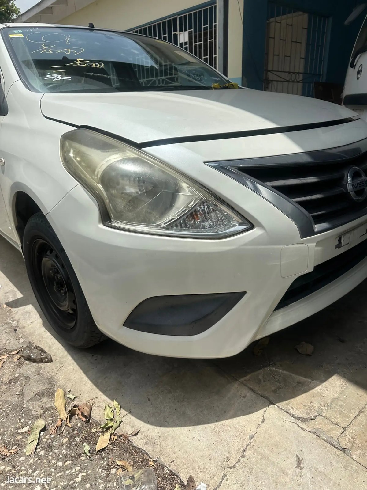2016 NISSAN Latio