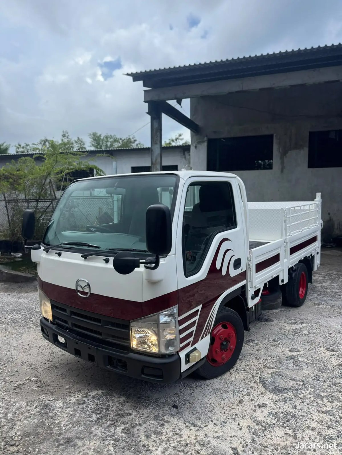 2012 ISUZU elf