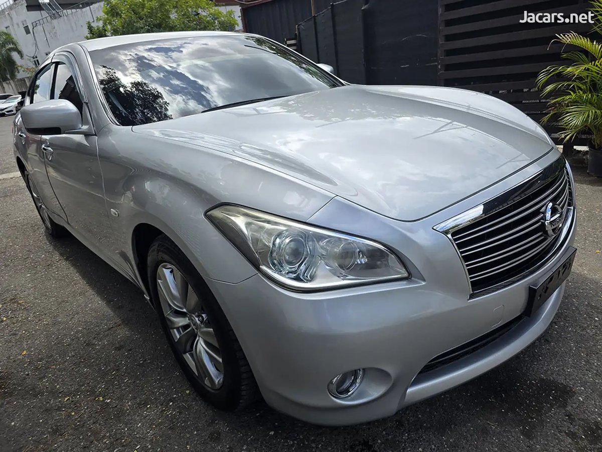 2014 NISSAN Fuga