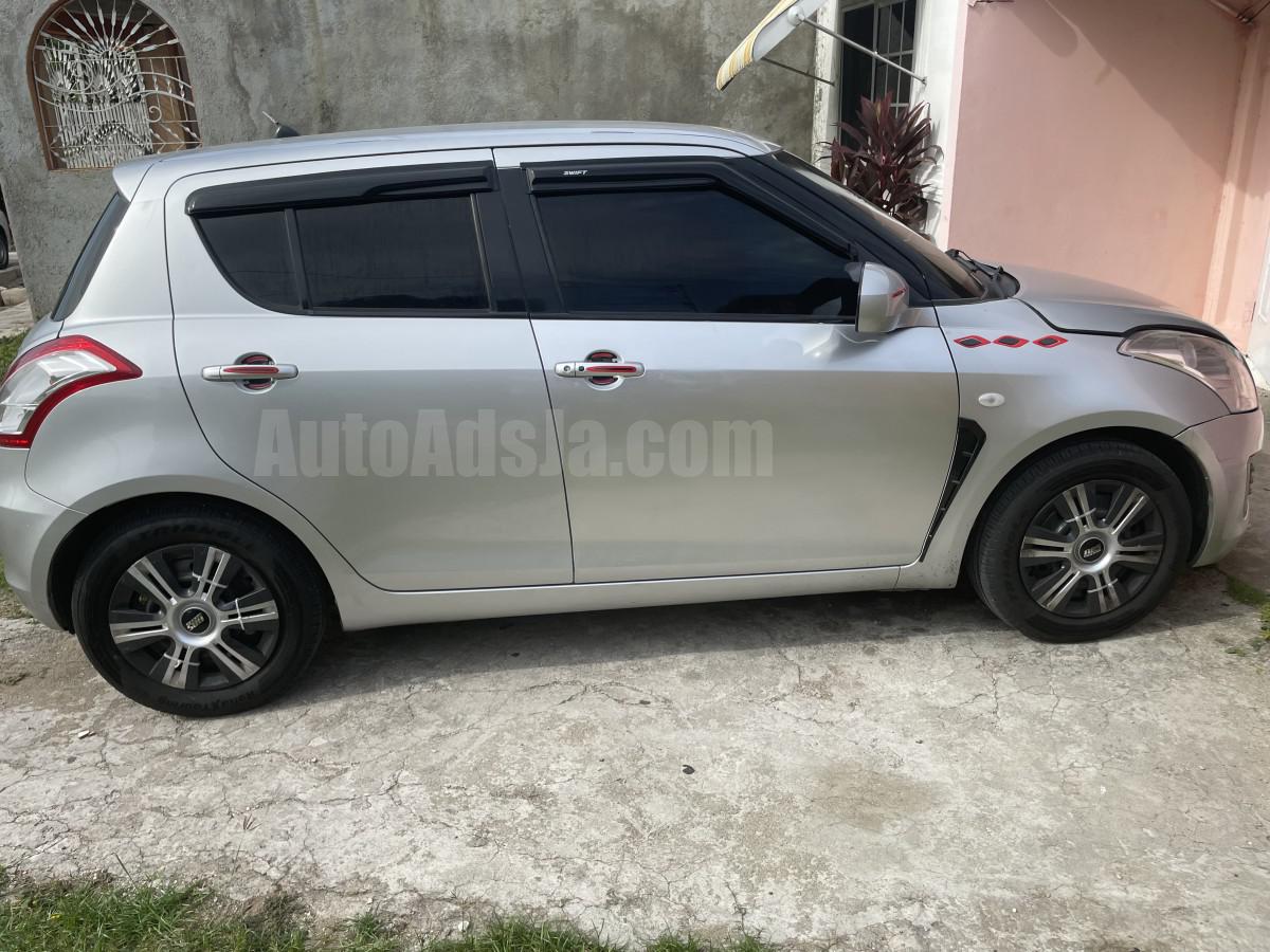 2015 SUZUKI SWIFT