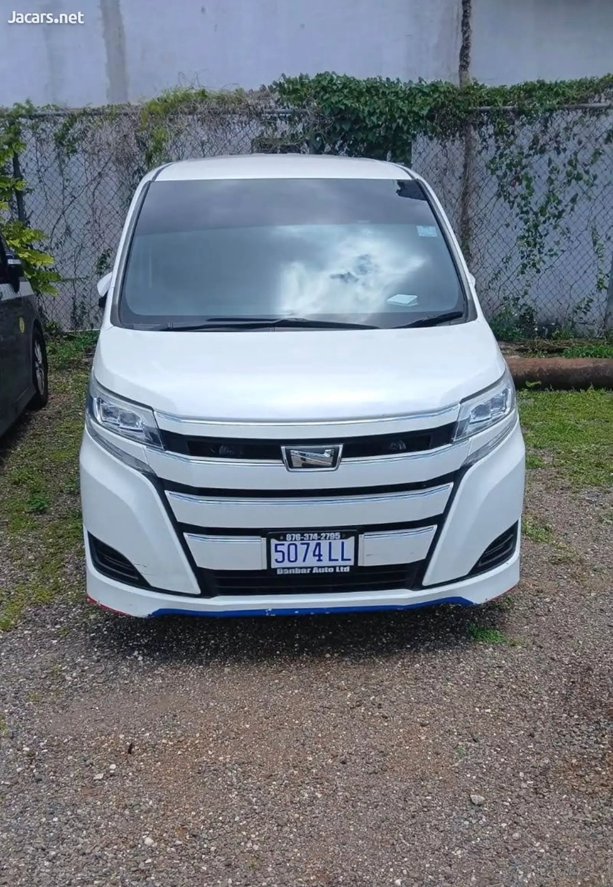 2017 TOYOTA Noah