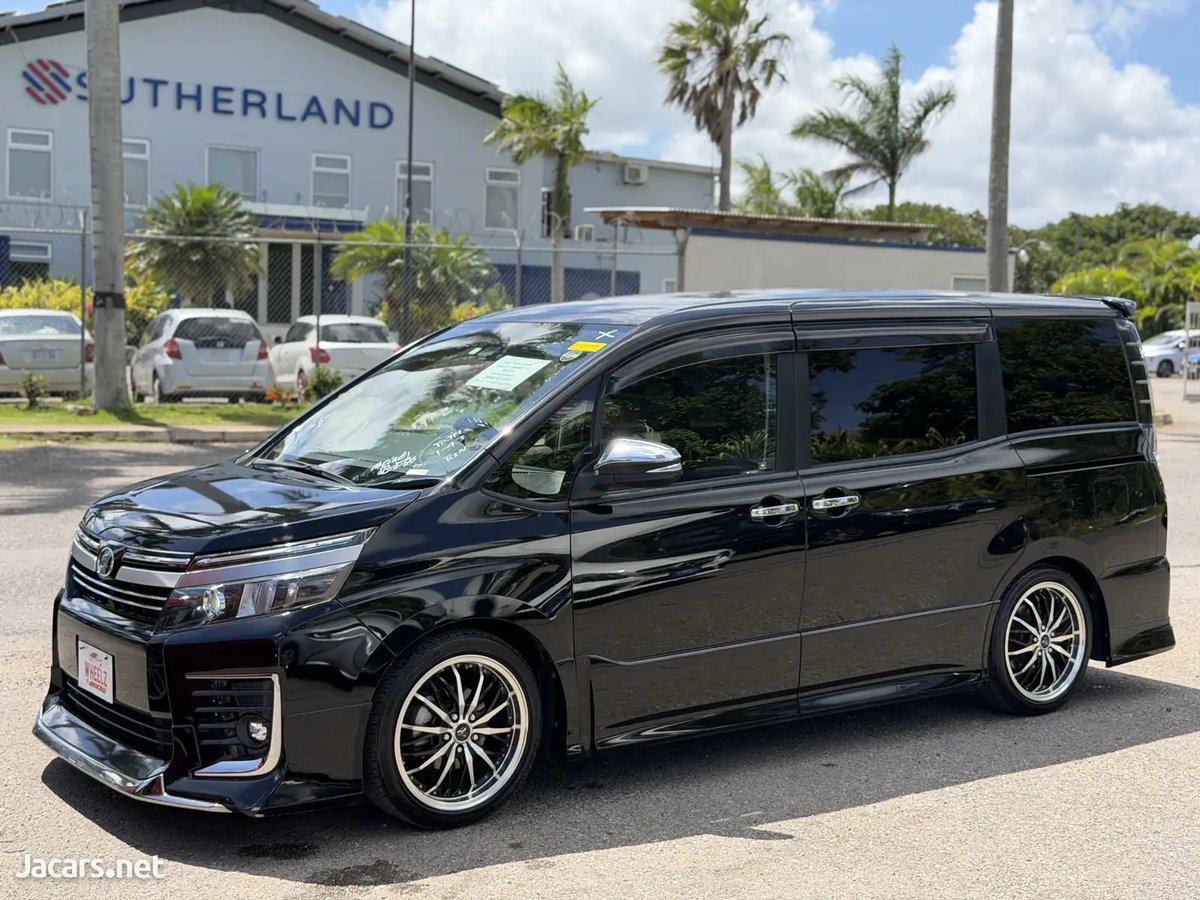 2016 TOYOTA Voxy