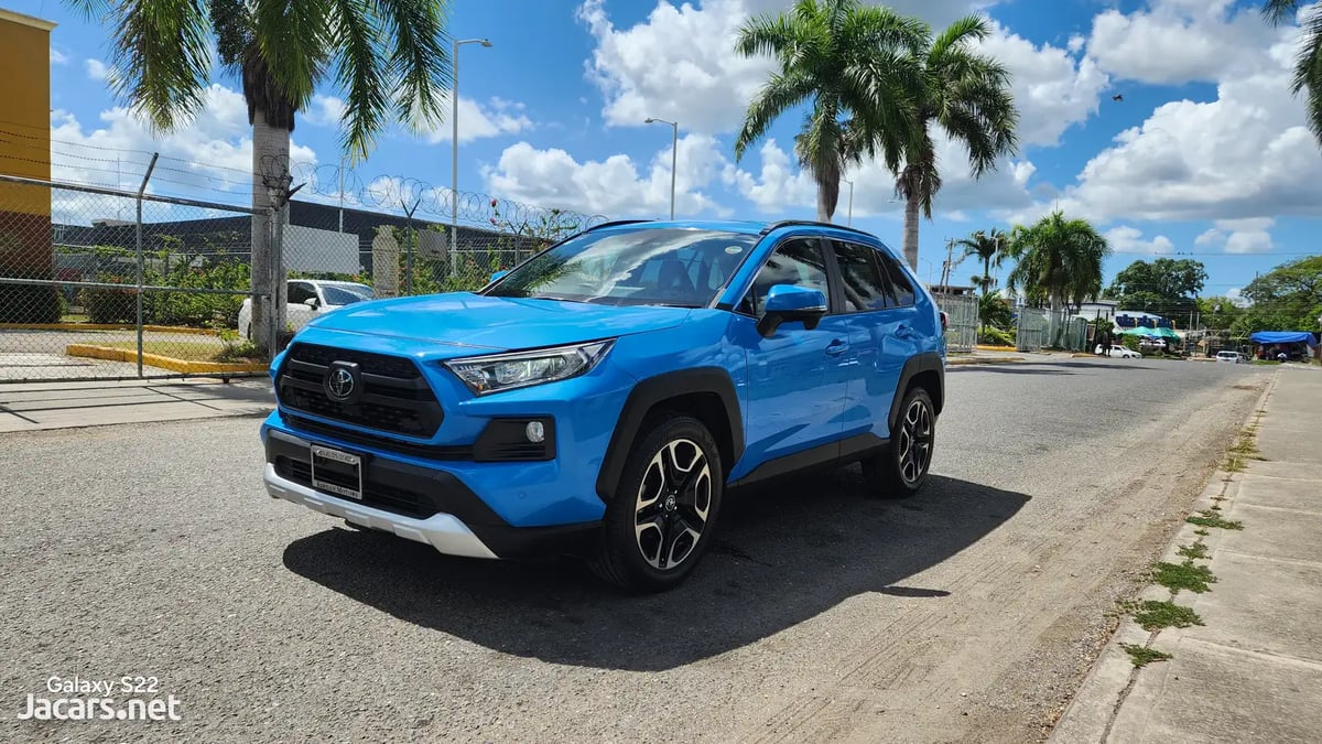 2019 TOYOTA RAV4
