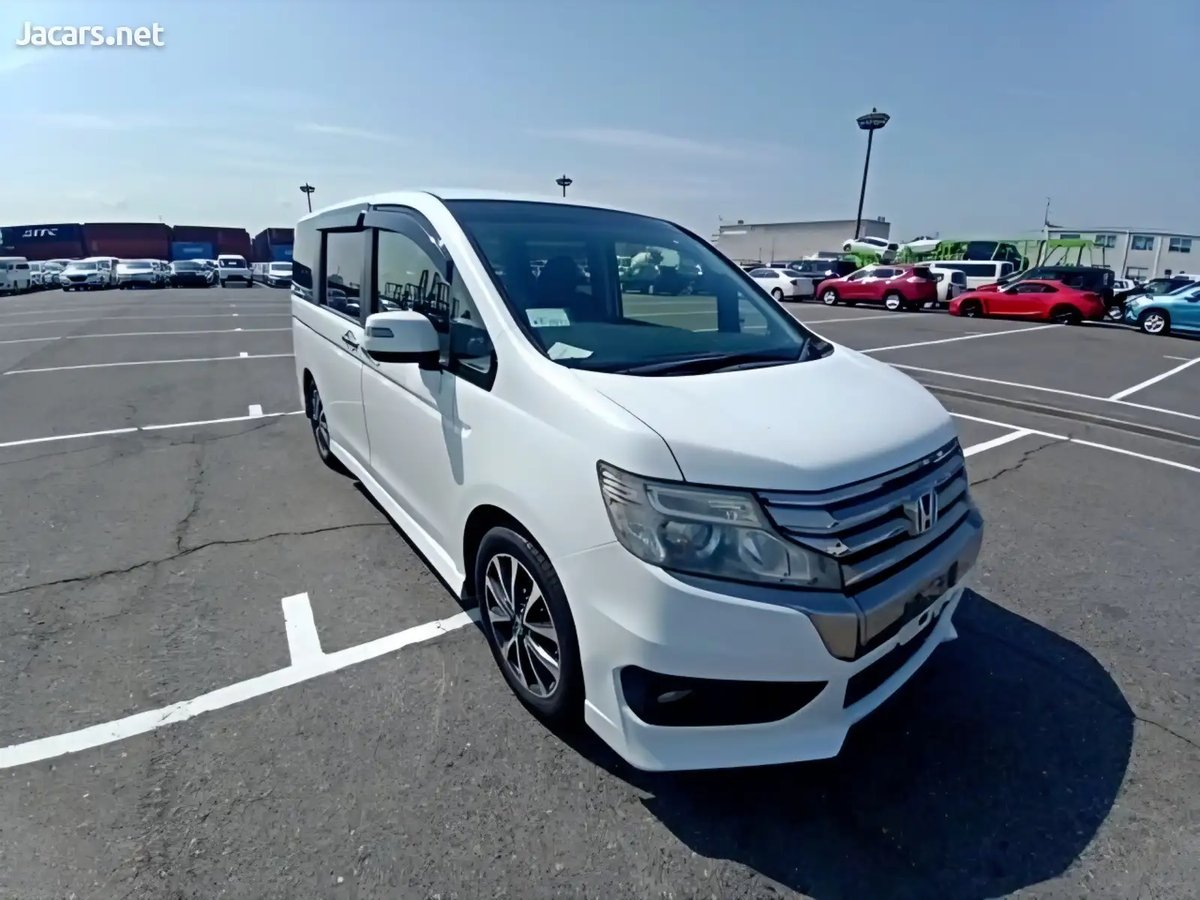 2014 HONDA Stepwgn
