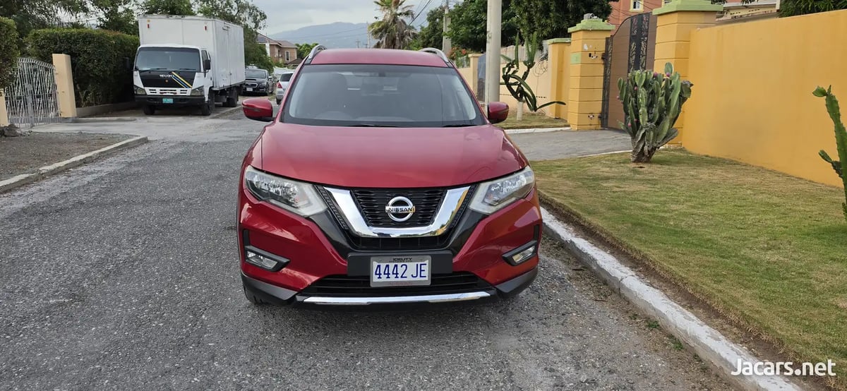 2020 NISSAN X-Trail