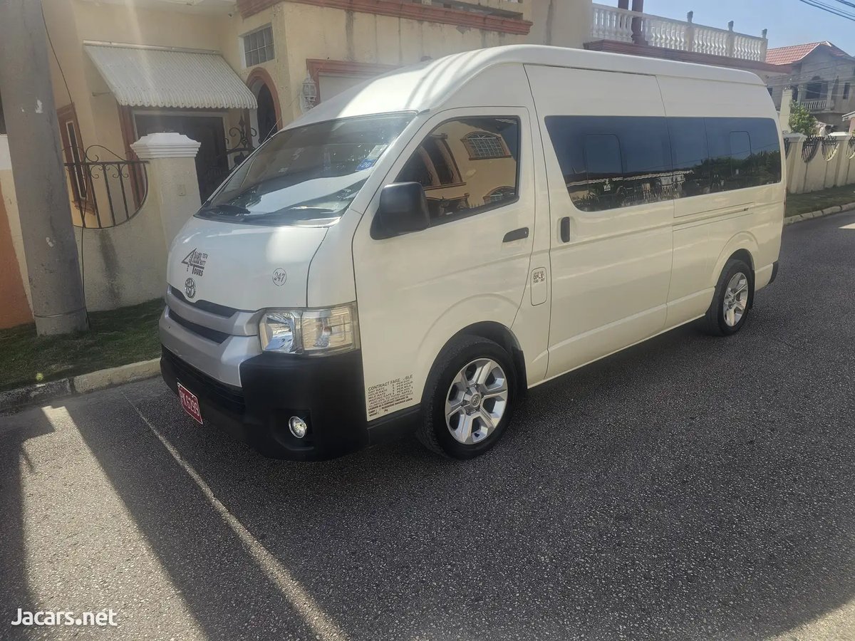 2017 TOYOTA Hiace