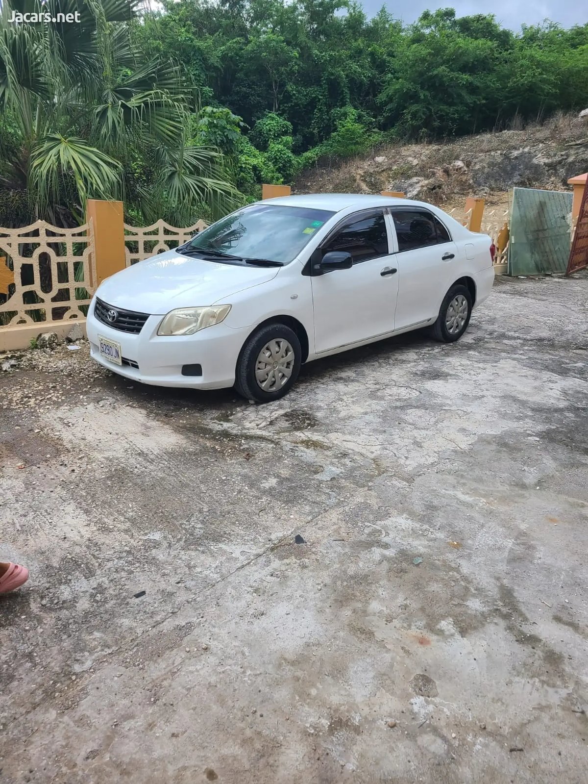 2012 TOYOTA Axio