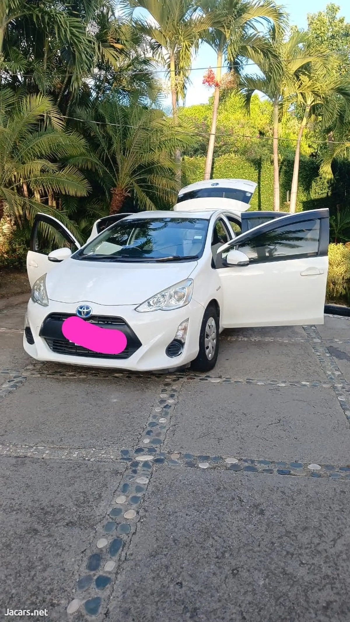 2017 TOYOTA Aqua
