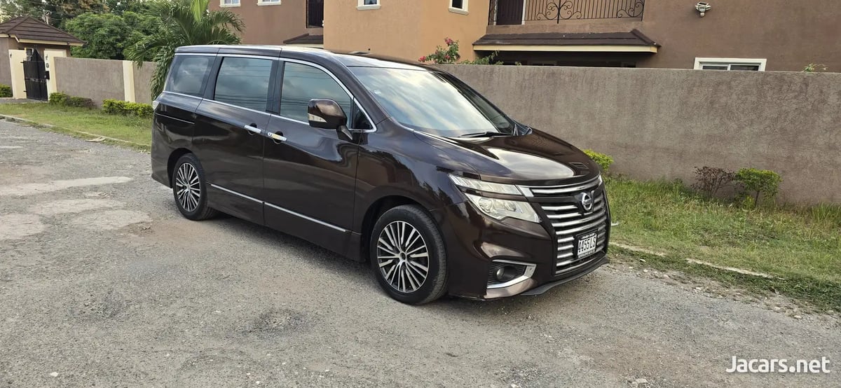 2014 NISSAN Elgrand