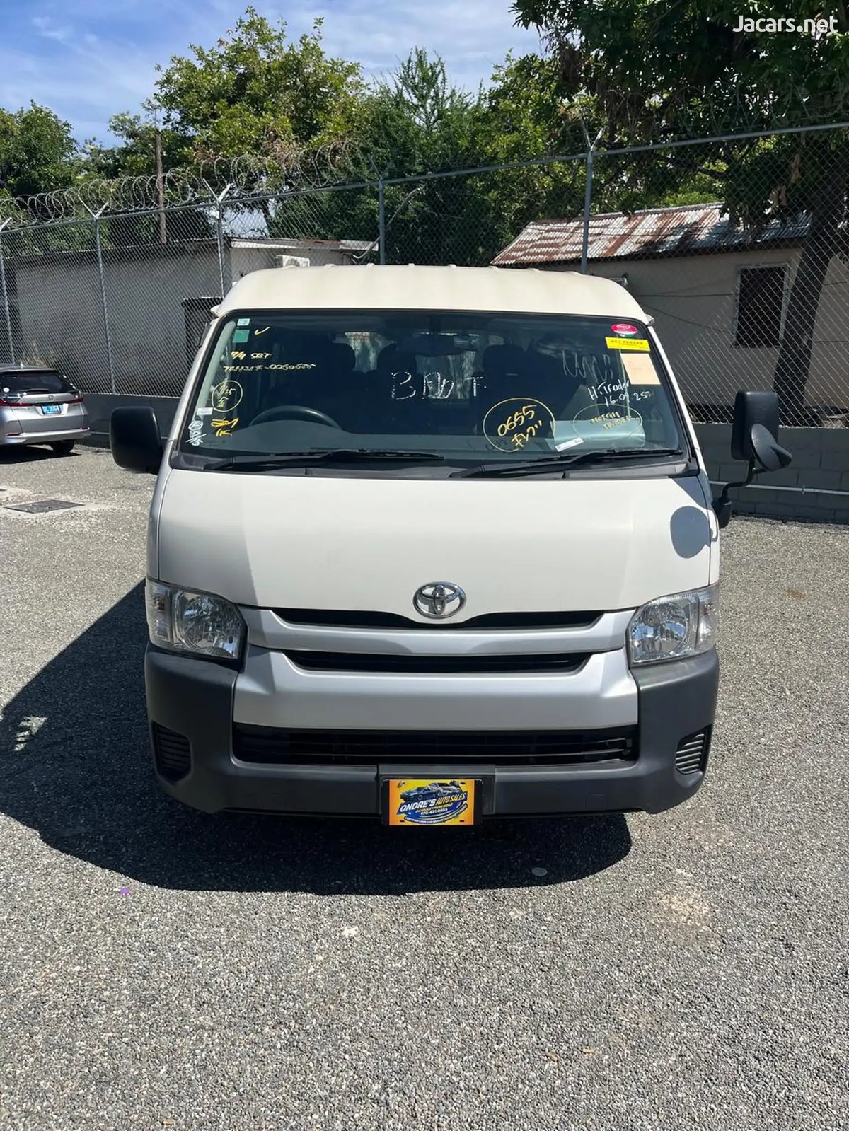 2020 TOYOTA Hiace