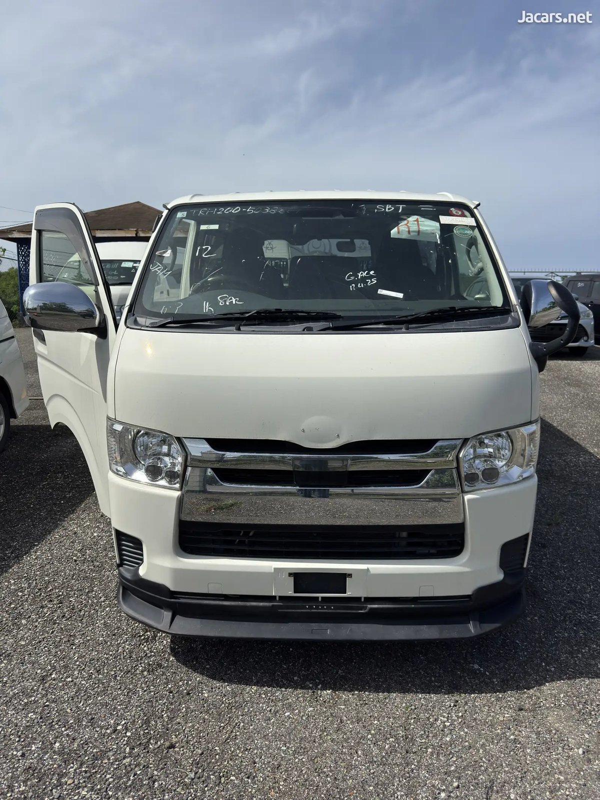 2019 TOYOTA Hiace