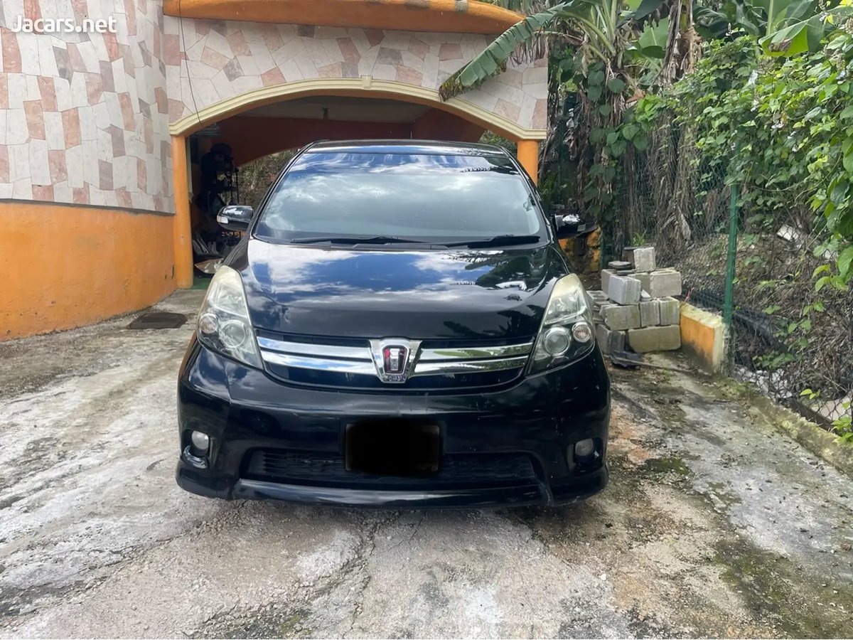 2012 TOYOTA Isis