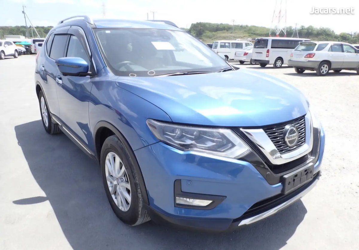 2020 NISSAN X-Trail