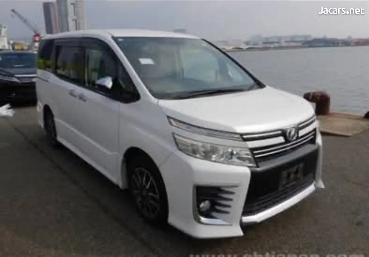 2015 TOYOTA Voxy
