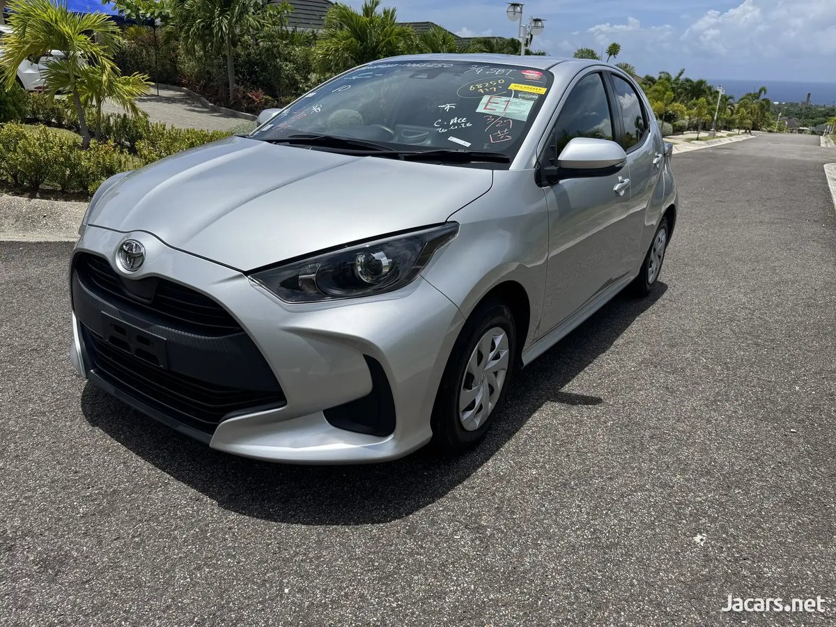 2022 TOYOTA Yaris