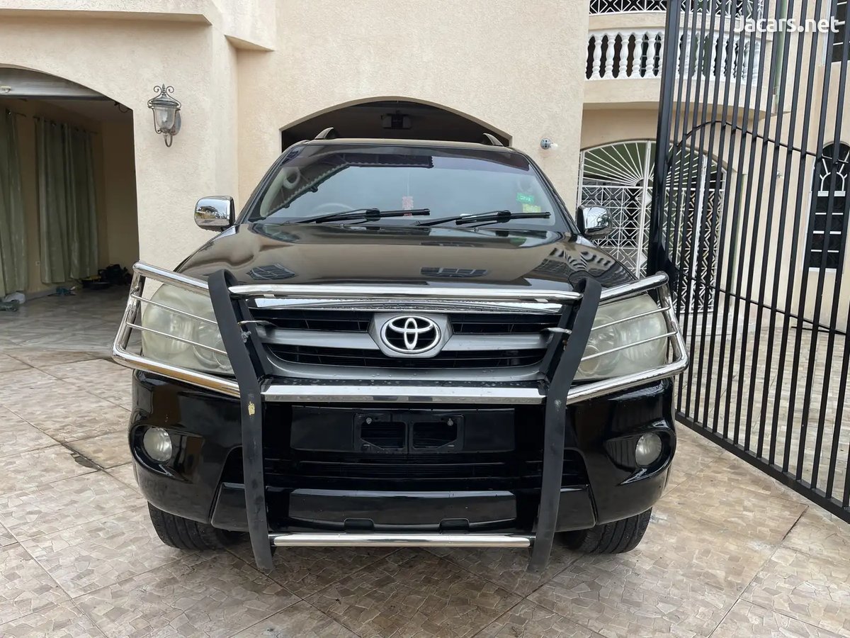2007 TOYOTA Fortuner