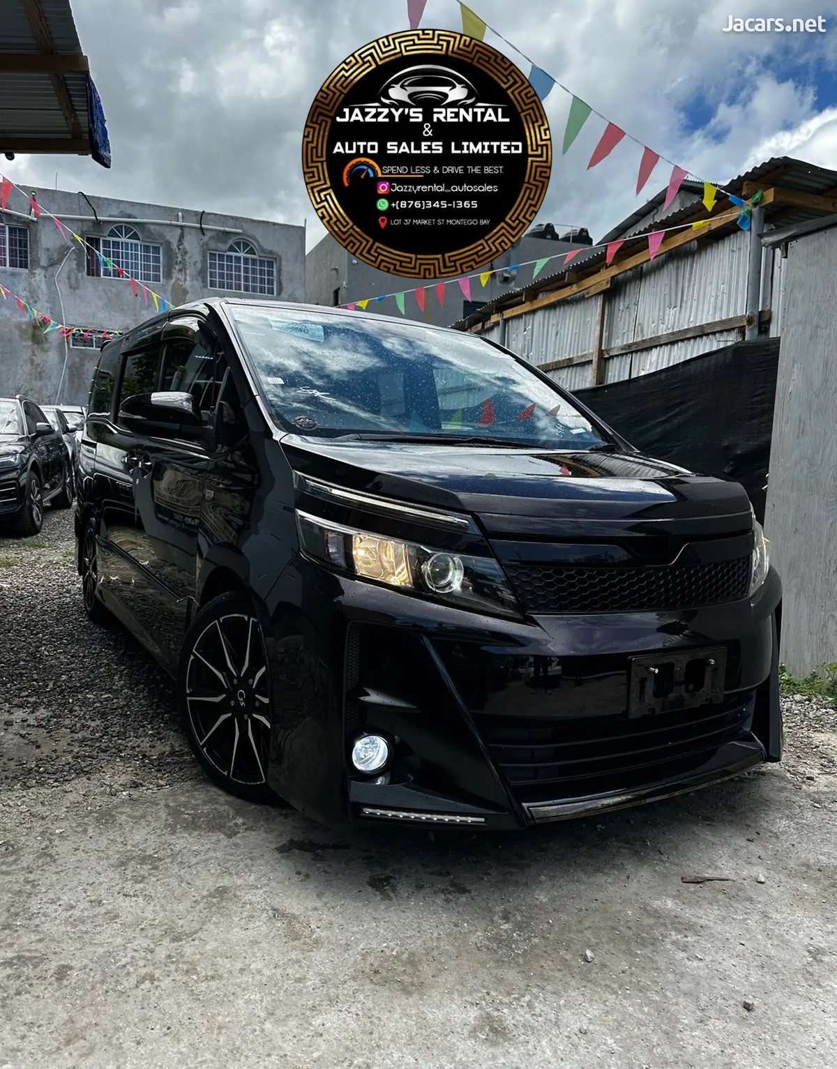 2017 TOYOTA Voxy