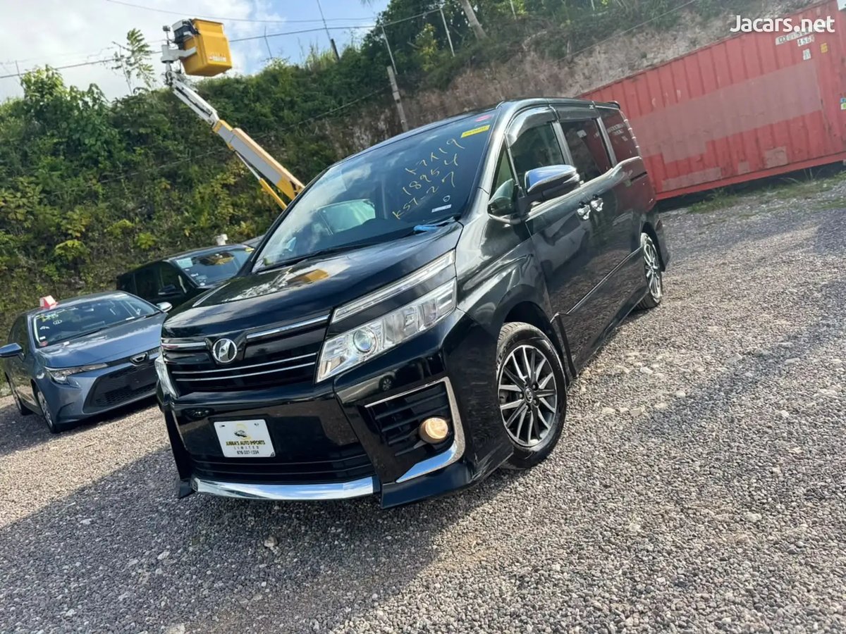 2015 TOYOTA Voxy